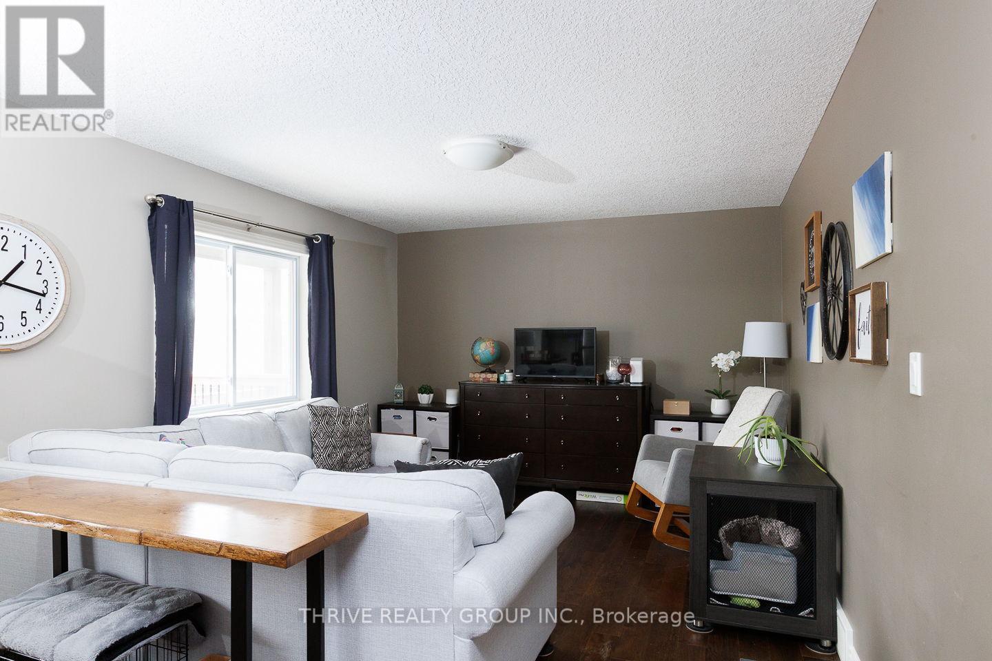 33 Abbott Street, Strathroy-Caradoc, Ontario  N7G 0B6 - Photo 7 - X12756382