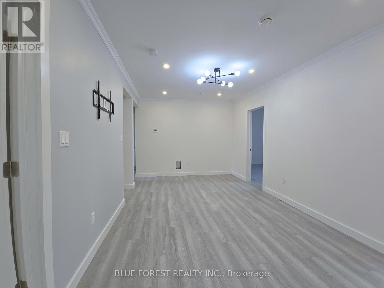 Unit A - 213 Furnival Road, West Elgin, Ontario  N0L 2C0 - Photo 2 - X12756392