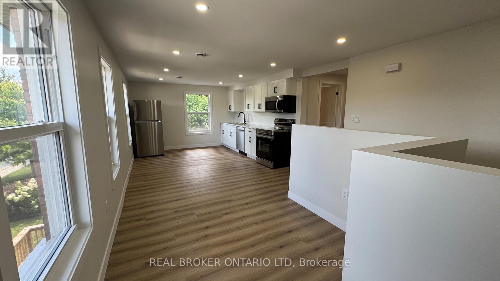 115 - B Bidwell Street, Tillsonburg, Ontario  N4G 3V4 - Photo 5 - X12756418