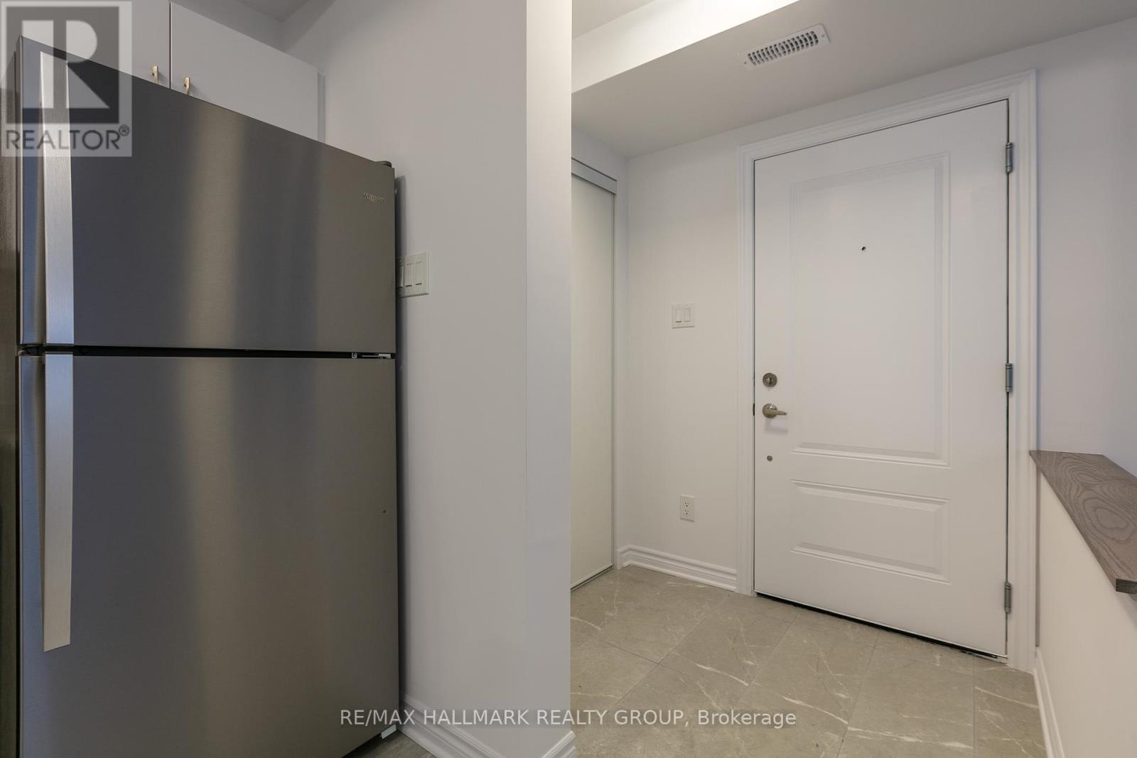 A - 70 Jaguar Private, Ottawa, Ontario  K2V 0J2 - Photo 4 - X12756348