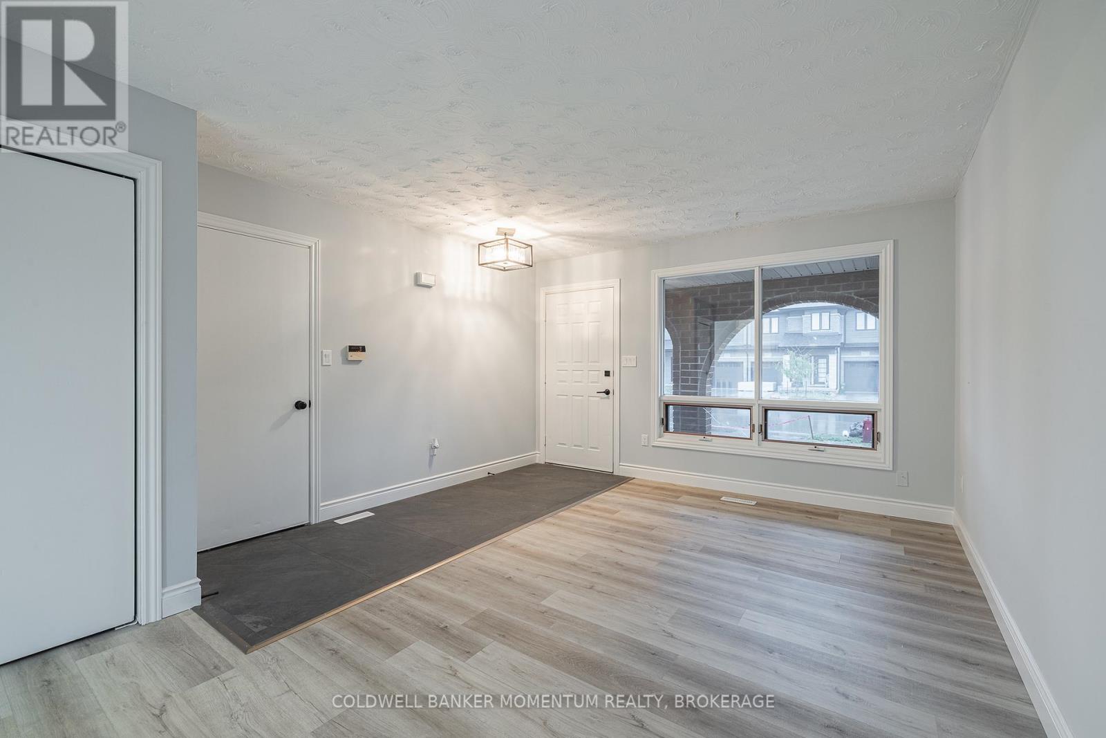 6680 Cropp Street, Niagara Falls, Ontario  L2E 7B3 - Photo 10 - X12756360