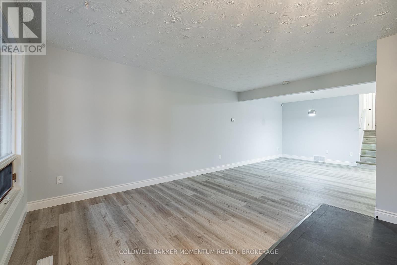 6680 Cropp Street, Niagara Falls, Ontario  L2E 7B3 - Photo 8 - X12756360