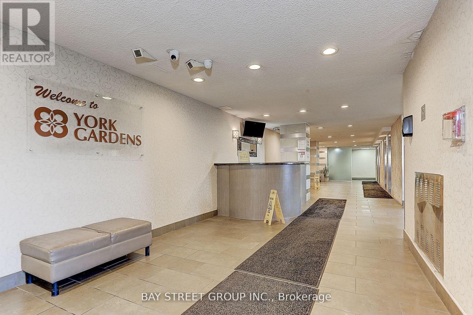 1512 - 5 Parkway Forest Drive, Toronto, Ontario  M2J 1L2 - Photo 3 - C12756330