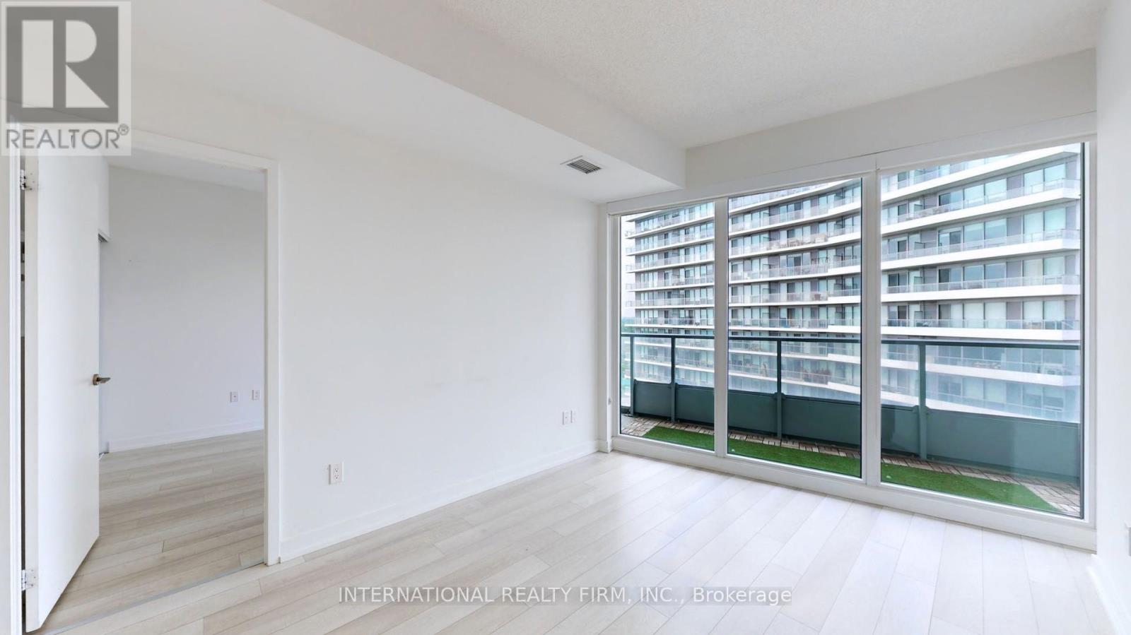 1907 - 117 Mcmahon Drive, Toronto (Bayview Village), Ontario  M2K 0E4 - Photo 4 - C12756352