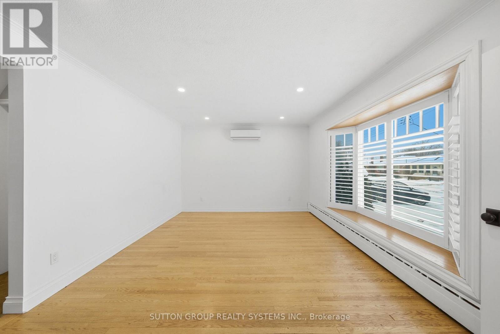 10 Willowhurst Crescent, Toronto (Wexford-Maryvale), Ontario  M1R 3R6 - Photo 4 - E12756408