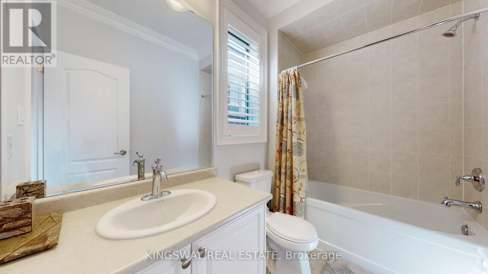 70 Bond Crescent, Richmond Hill (Oak Ridges), Ontario  L4E 3K4 - Photo 27 - N12756334