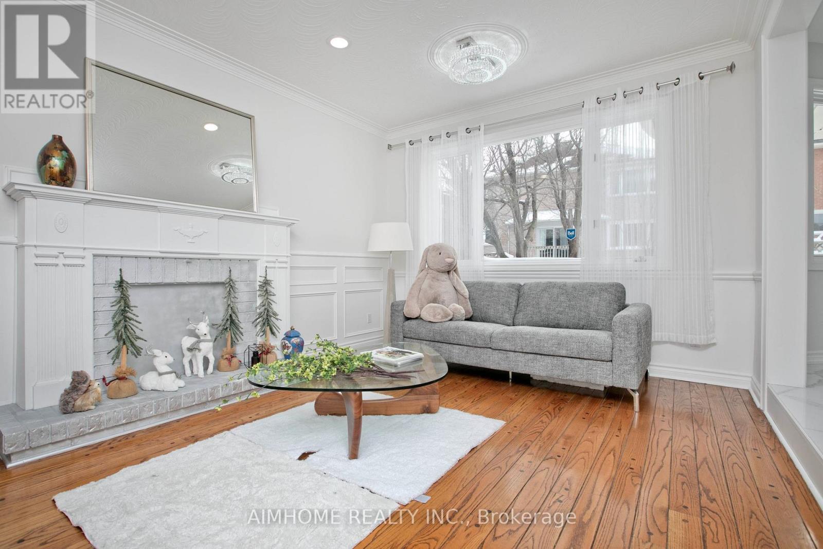 12a Mauro Court, Richmond Hill (Doncrest), Ontario  L4B 3J8 - Photo 11 - N12756380