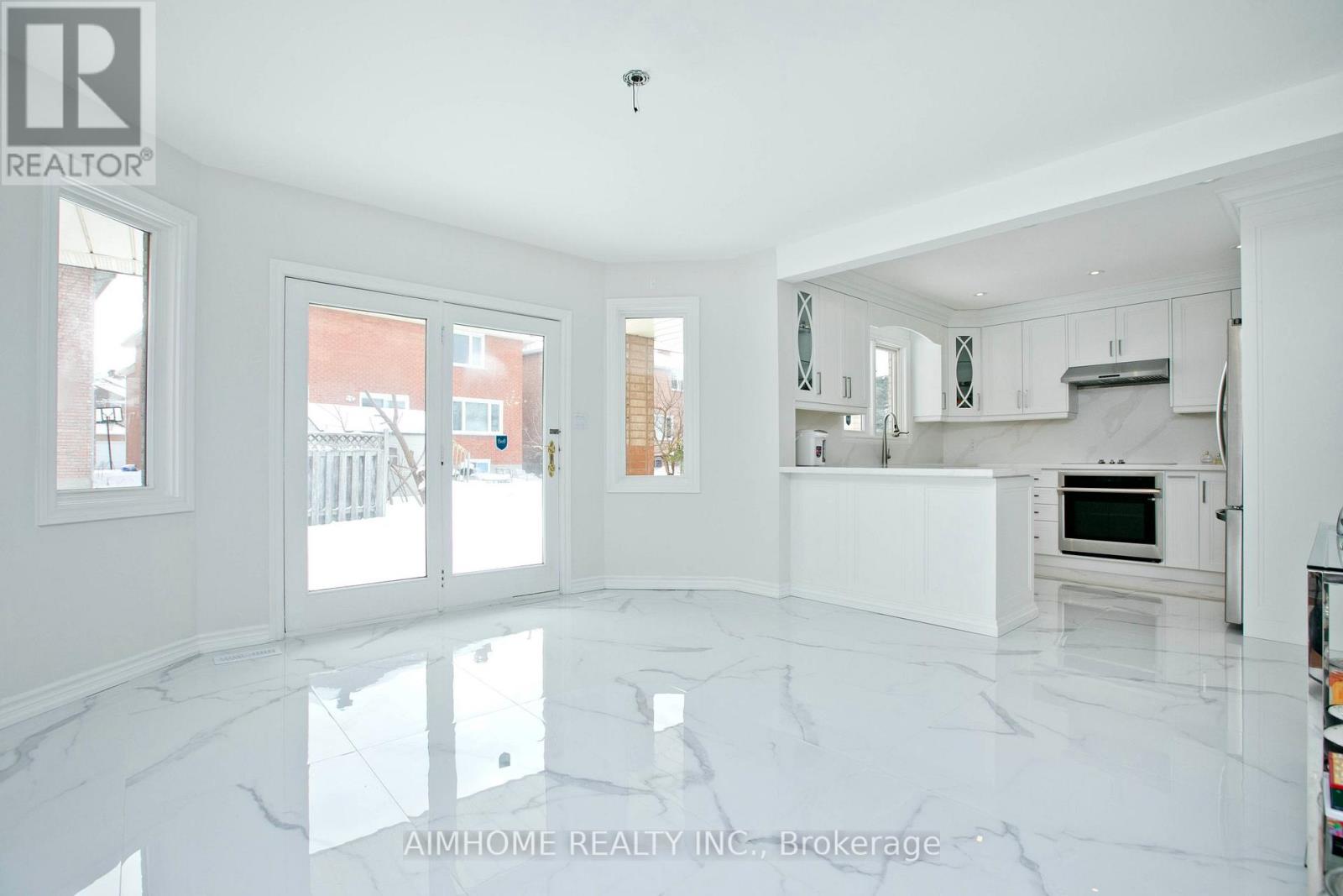 12a Mauro Court, Richmond Hill (Doncrest), Ontario  L4B 3J8 - Photo 12 - N12756380