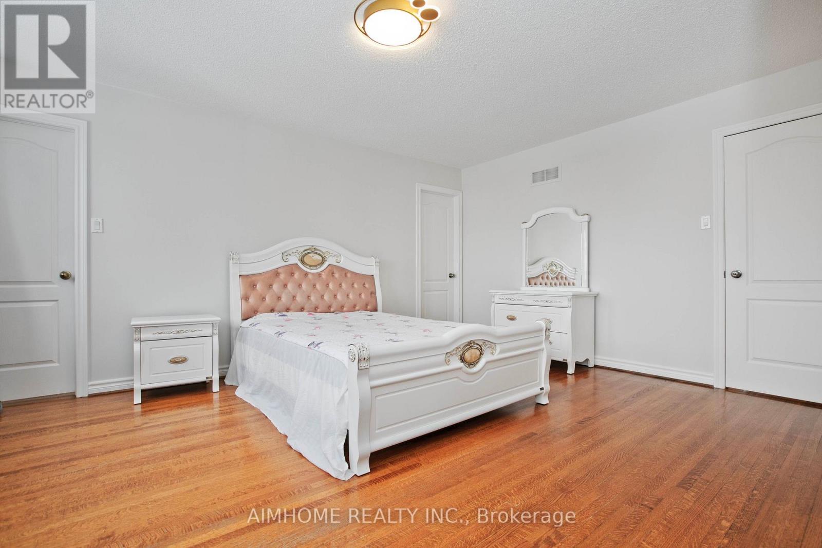 12a Mauro Court, Richmond Hill (Doncrest), Ontario  L4B 3J8 - Photo 22 - N12756380