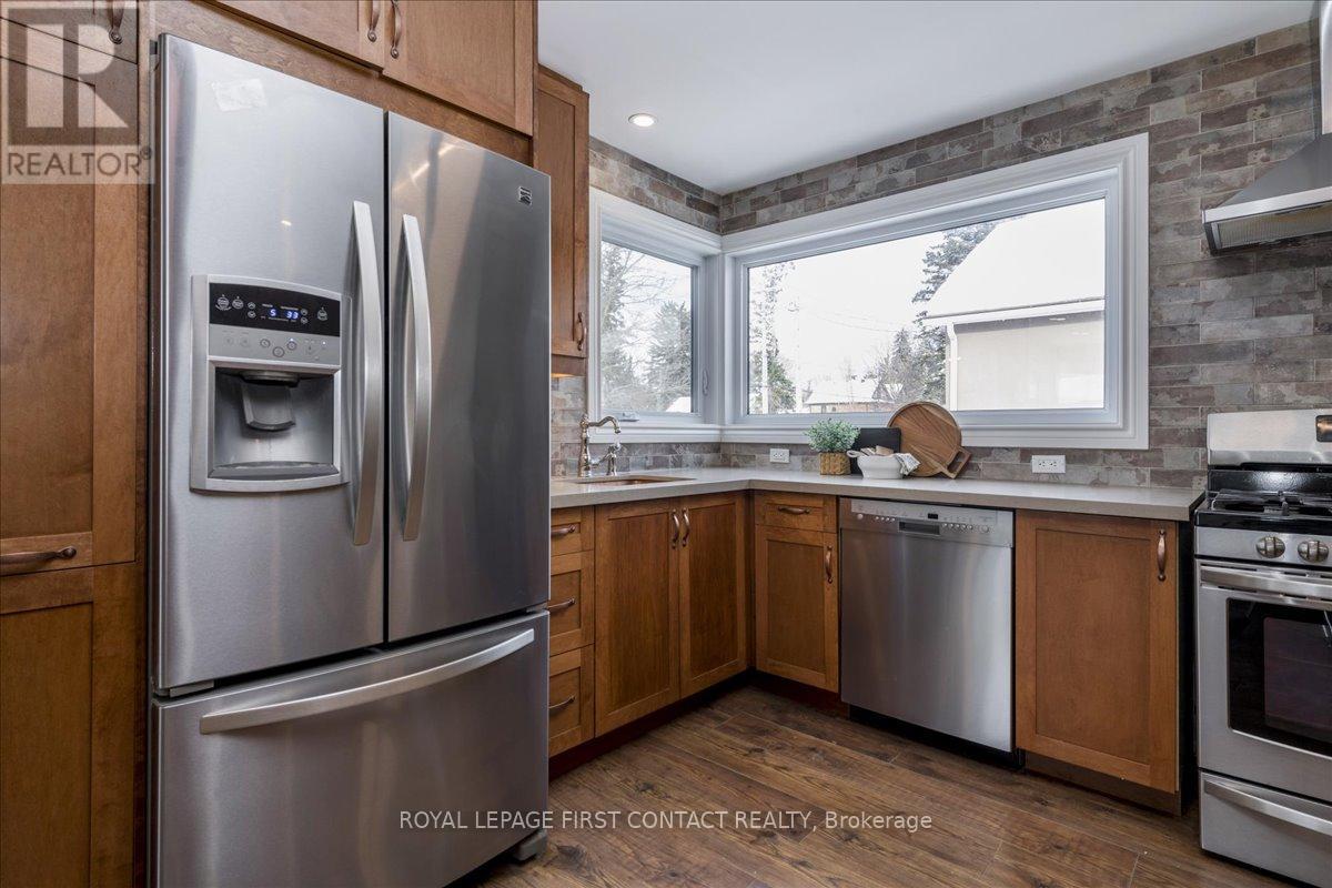 159 Codrington Street, Barrie (Codrington), Ontario  L4M 1R9 - Photo 6 - S12756394