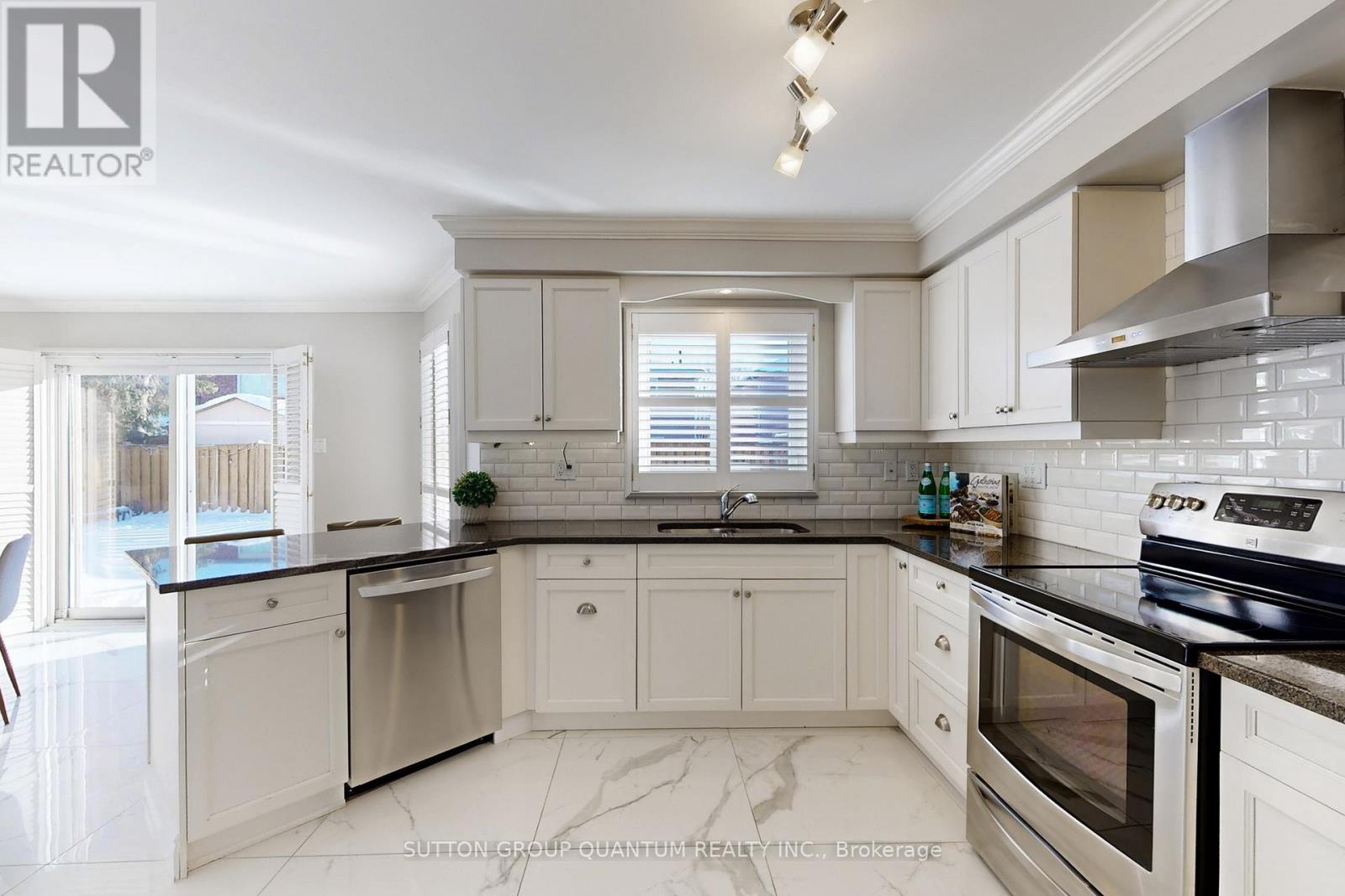 314 Leacock Avenue, Oakville, Ontario  L6H 5J1 - Photo 12 - W12756378