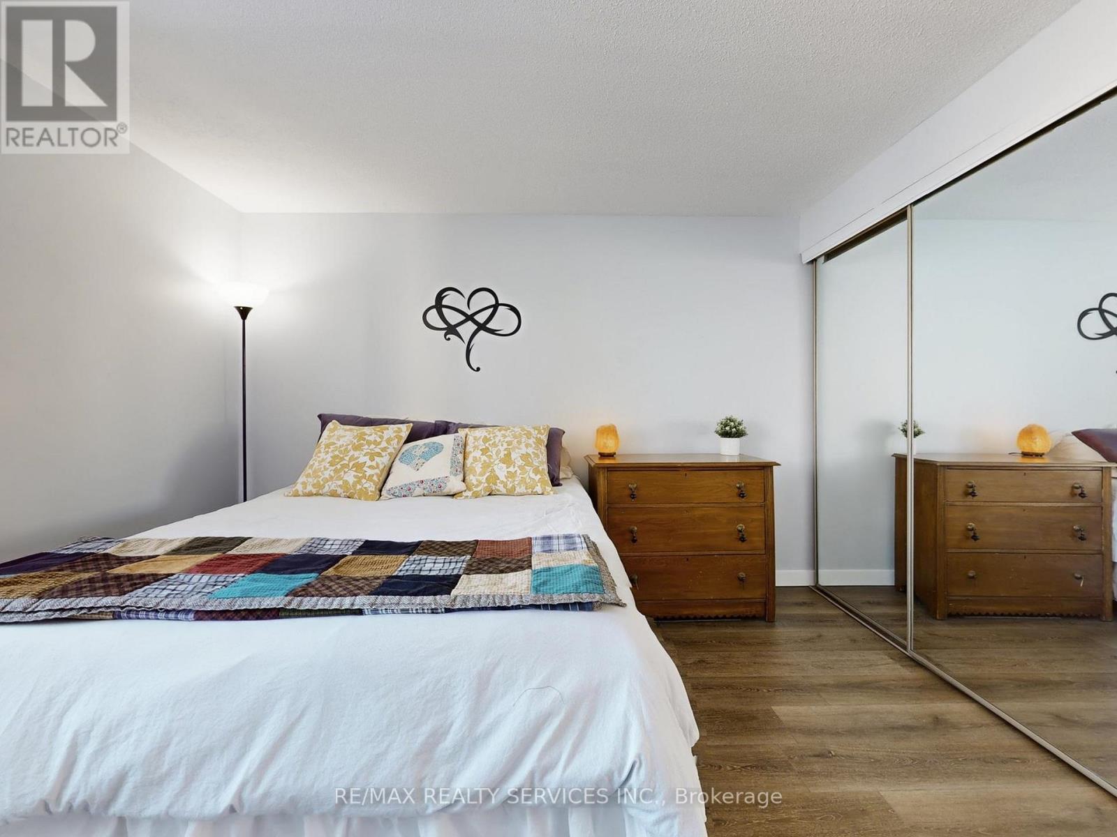 10 Hillbank Trail, Brampton (Central Park), Ontario  L6S 1P6 - Photo 26 - W12756404