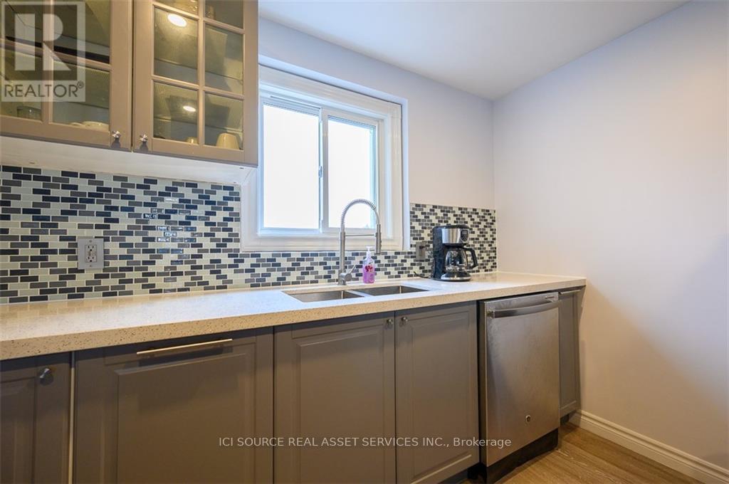 Upper Floor - 103 Macaulay Street E, Hamilton (North End), Ontario  L8L 3X4 - Photo 3 - X12756402