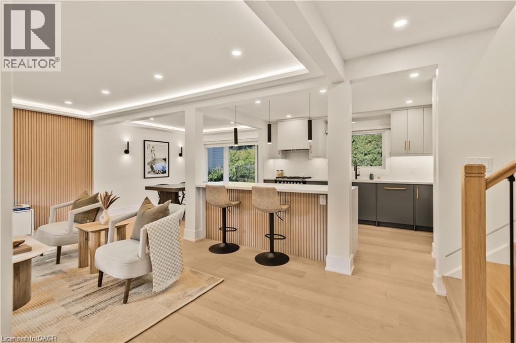 257 Strathcona Drive, Burlington, Ontario  L7L 2C9 - Photo 5 - 40796710