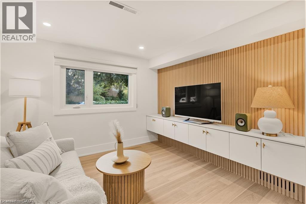 257 Strathcona Drive, Burlington, Ontario  L7L 2C9 - Photo 32 - 40796710