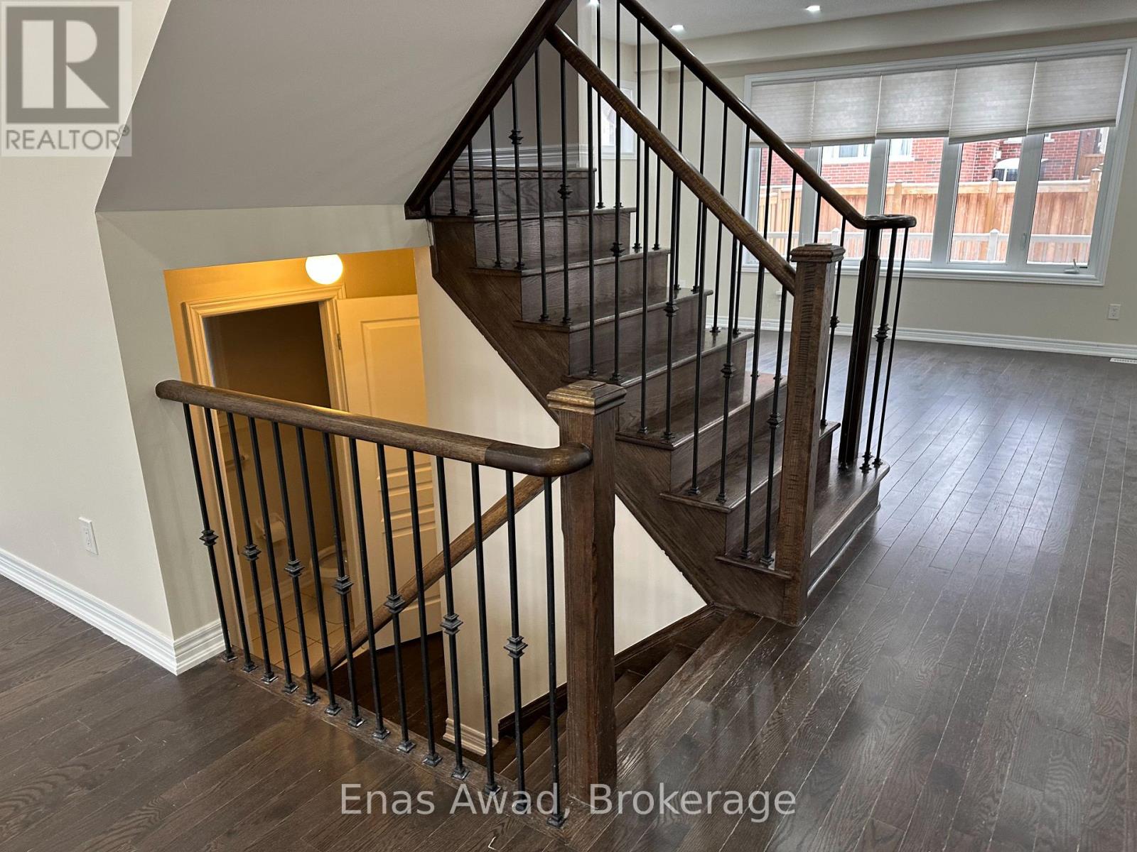 968 Green Street, Innisfil, Ontario  L0L 1W0 - Photo 5 - N12445132