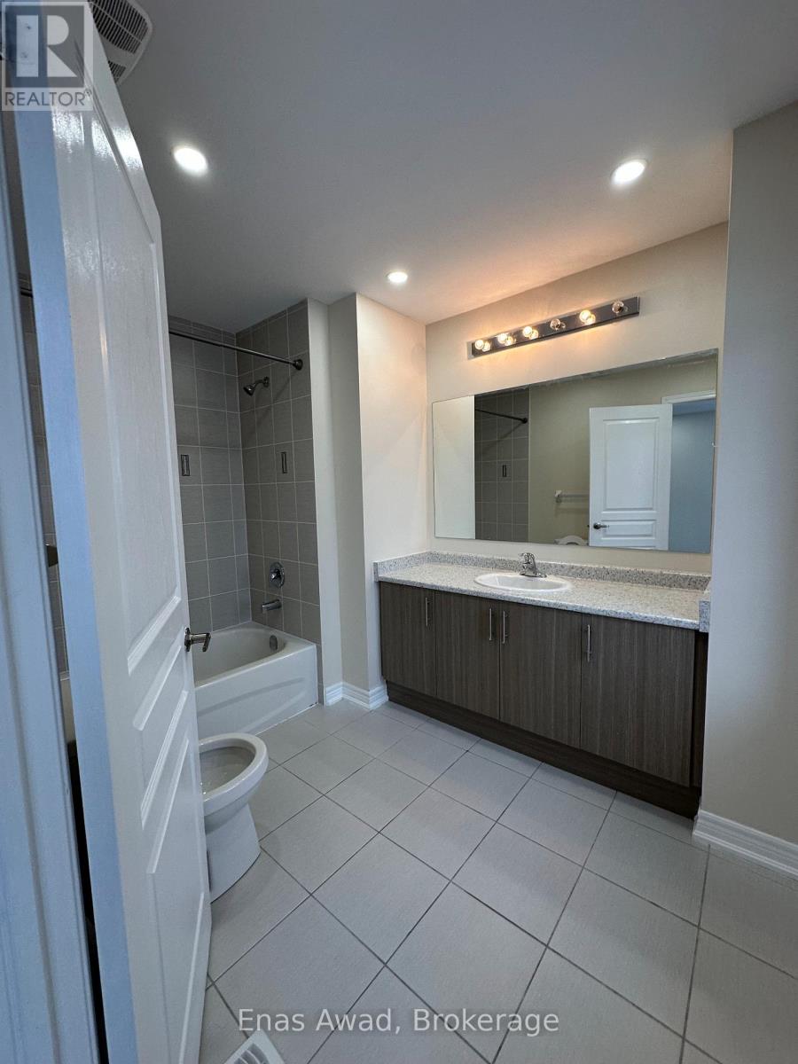 968 Green Street, Innisfil, Ontario  L0L 1W0 - Photo 15 - N12445132