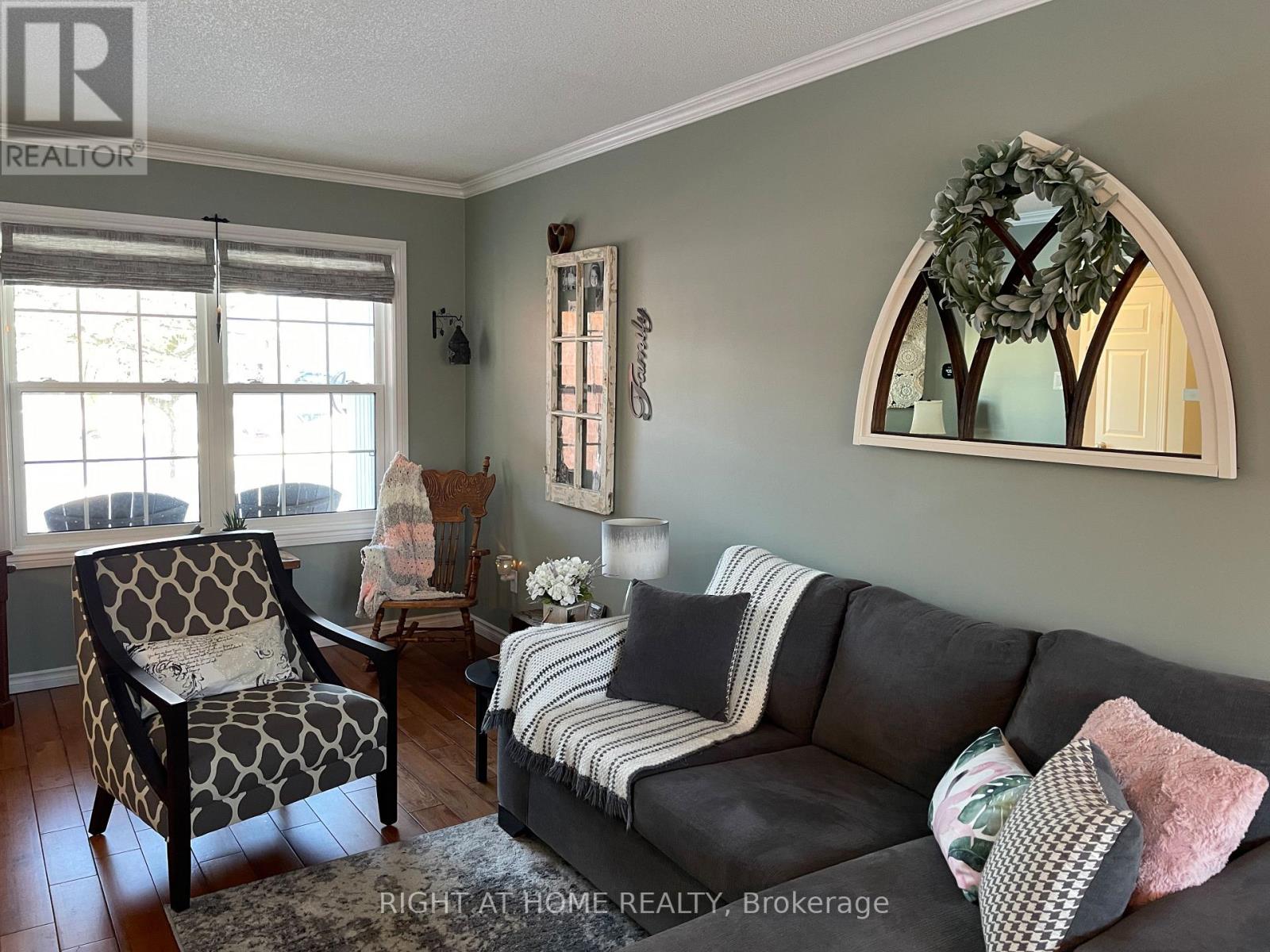 19 South Balsam Street S, Uxbridge, Ontario  L9P 1E9 - Photo 7 - N12756448