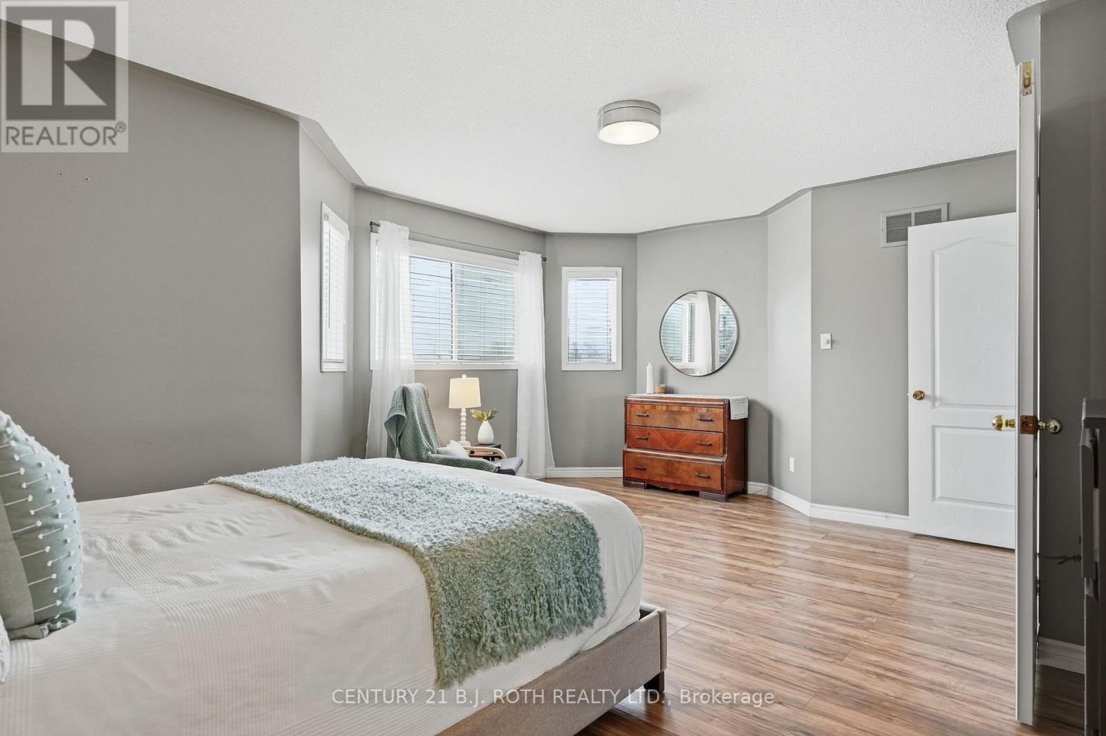 79 Brown Street, Barrie (Holly), Ontario  L4N 7V6 - Photo 19 - S12756458