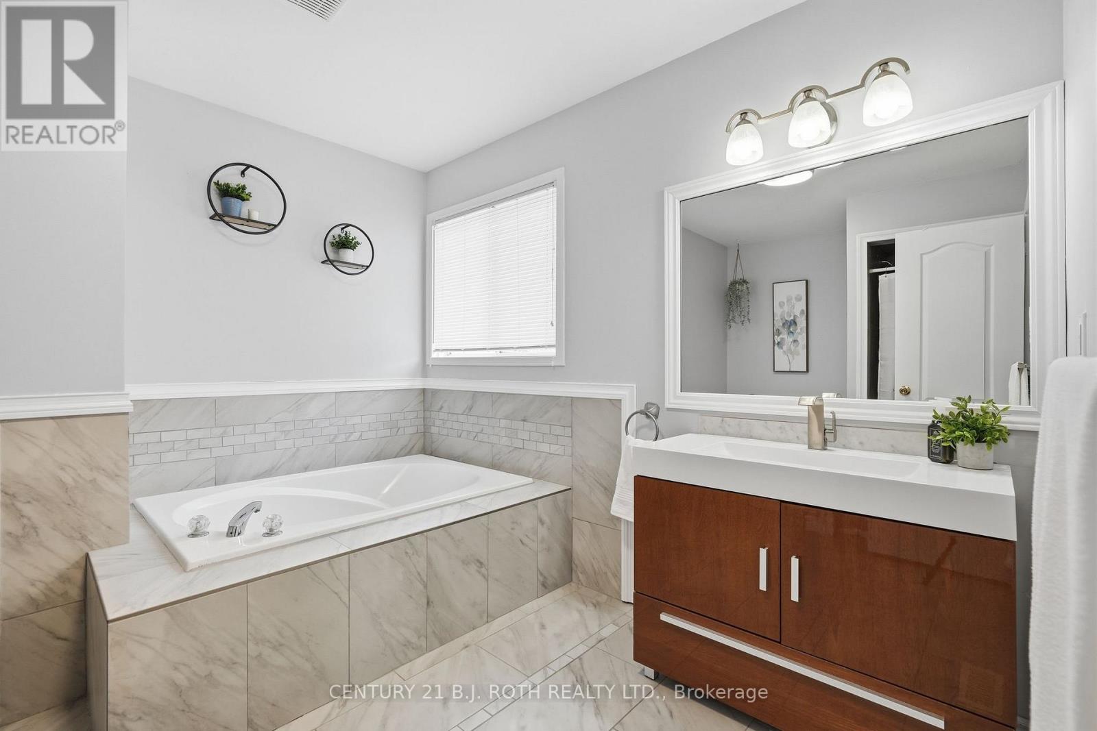 79 Brown Street, Barrie (Holly), Ontario  L4N 7V6 - Photo 20 - S12756458