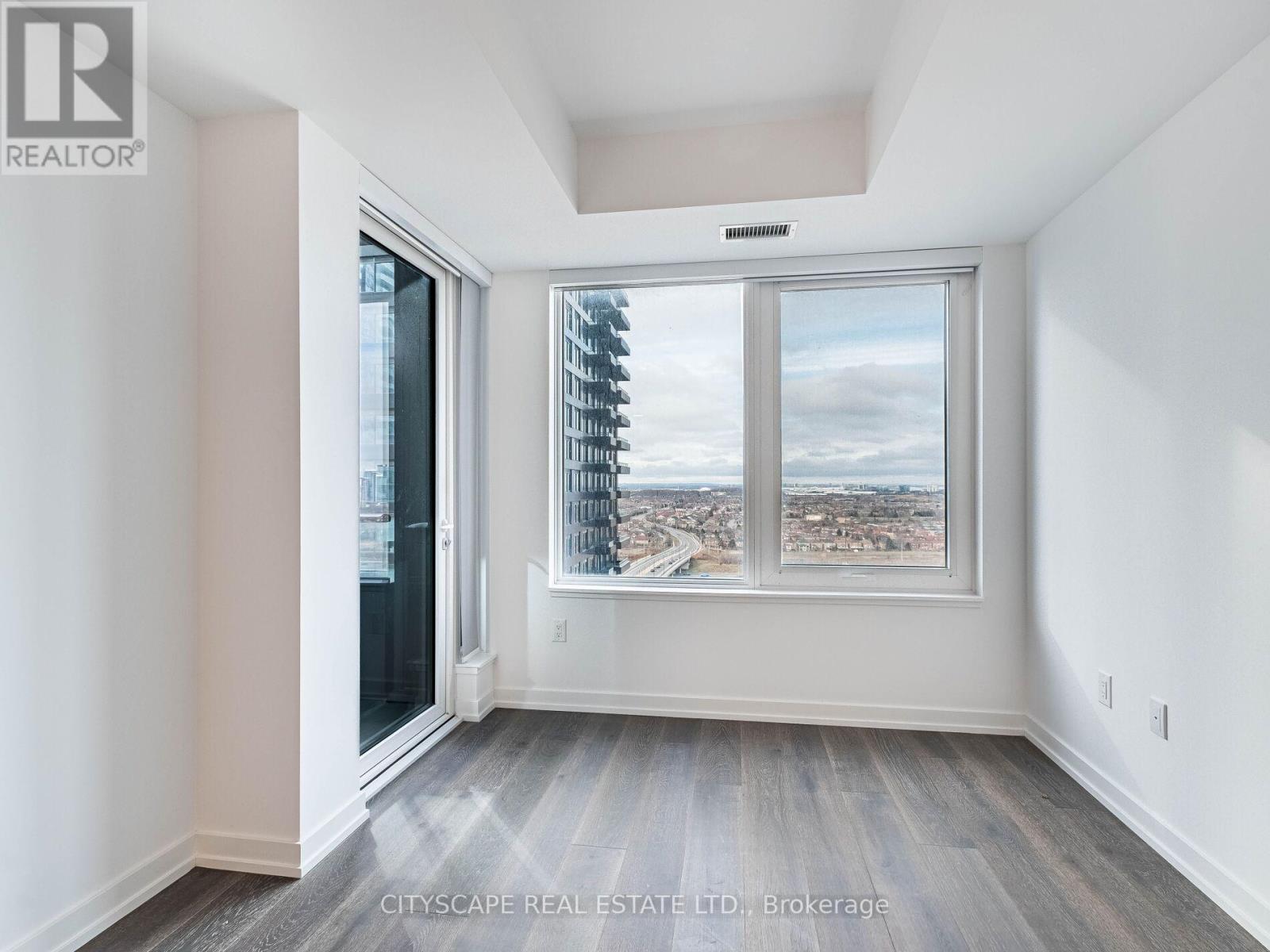 2002 - 395 Square One Drive, Mississauga (City Centre), Ontario  L5B 0P6 - Photo 11 - W12756462