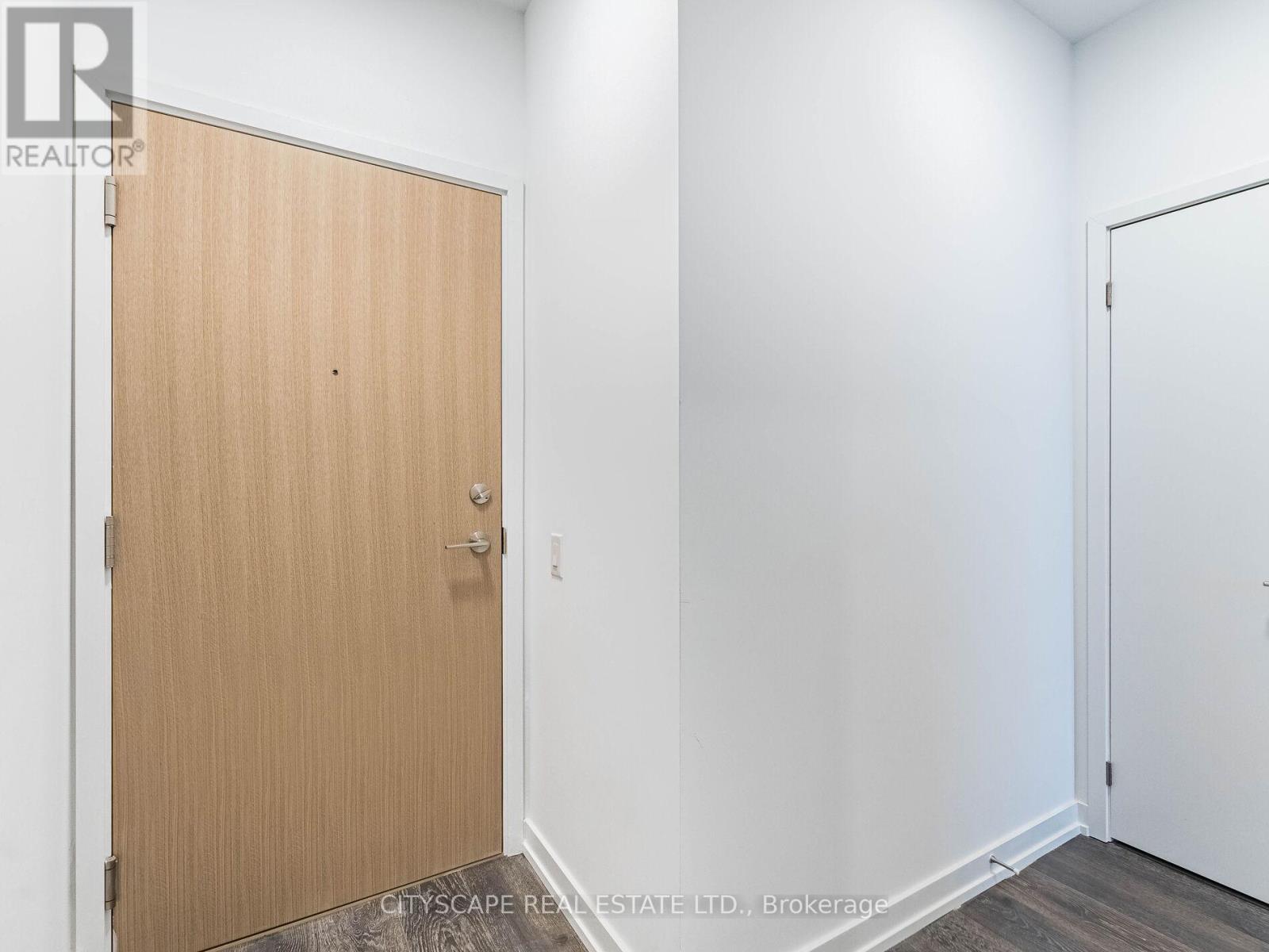 2002 - 395 Square One Drive, Mississauga (City Centre), Ontario  L5B 0P6 - Photo 5 - W12756462