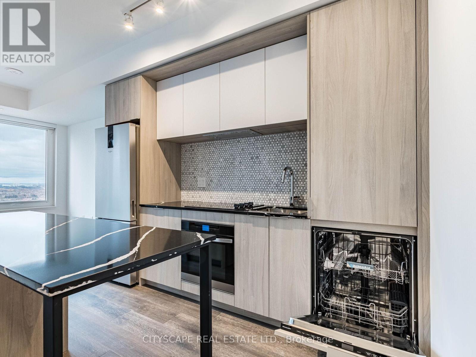 2002 - 395 Square One Drive, Mississauga (City Centre), Ontario  L5B 0P6 - Photo 7 - W12756462