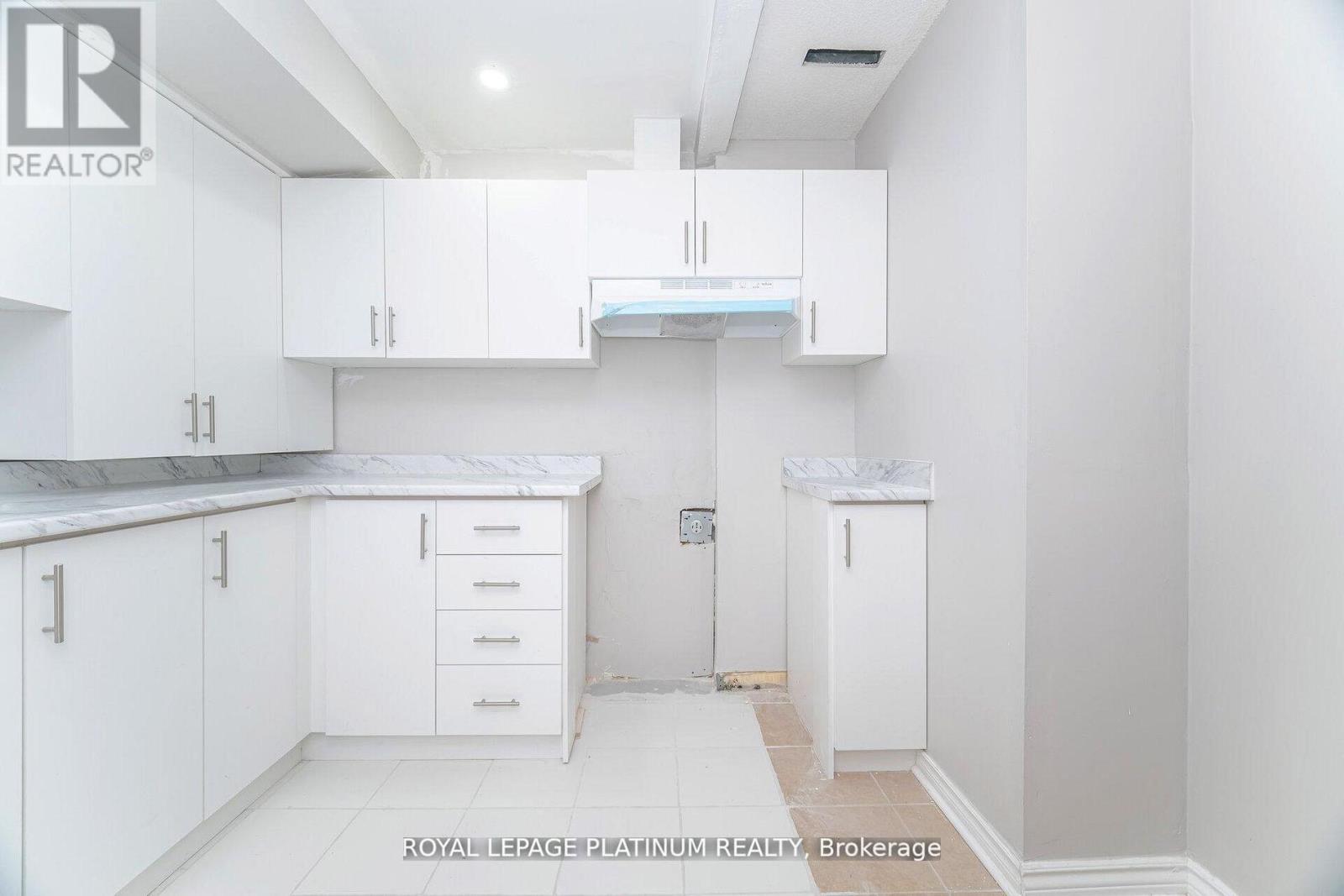 51 Softneedle Avenue, Brampton (Sandringham-Wellington), Ontario  L6R 1K7 - Photo 14 - W12756470