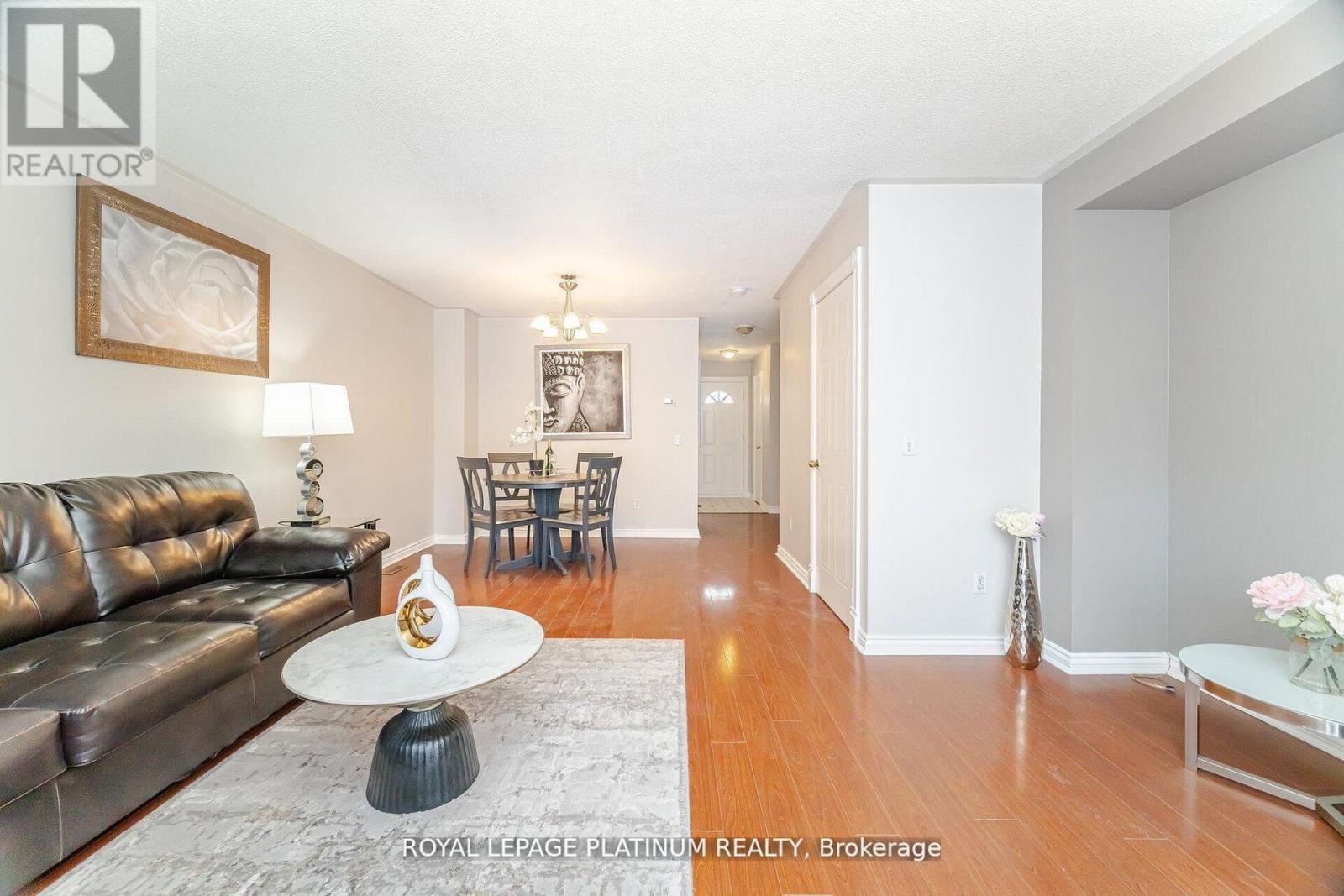 51 Softneedle Avenue, Brampton (Sandringham-Wellington), Ontario  L6R 1K7 - Photo 3 - W12756470