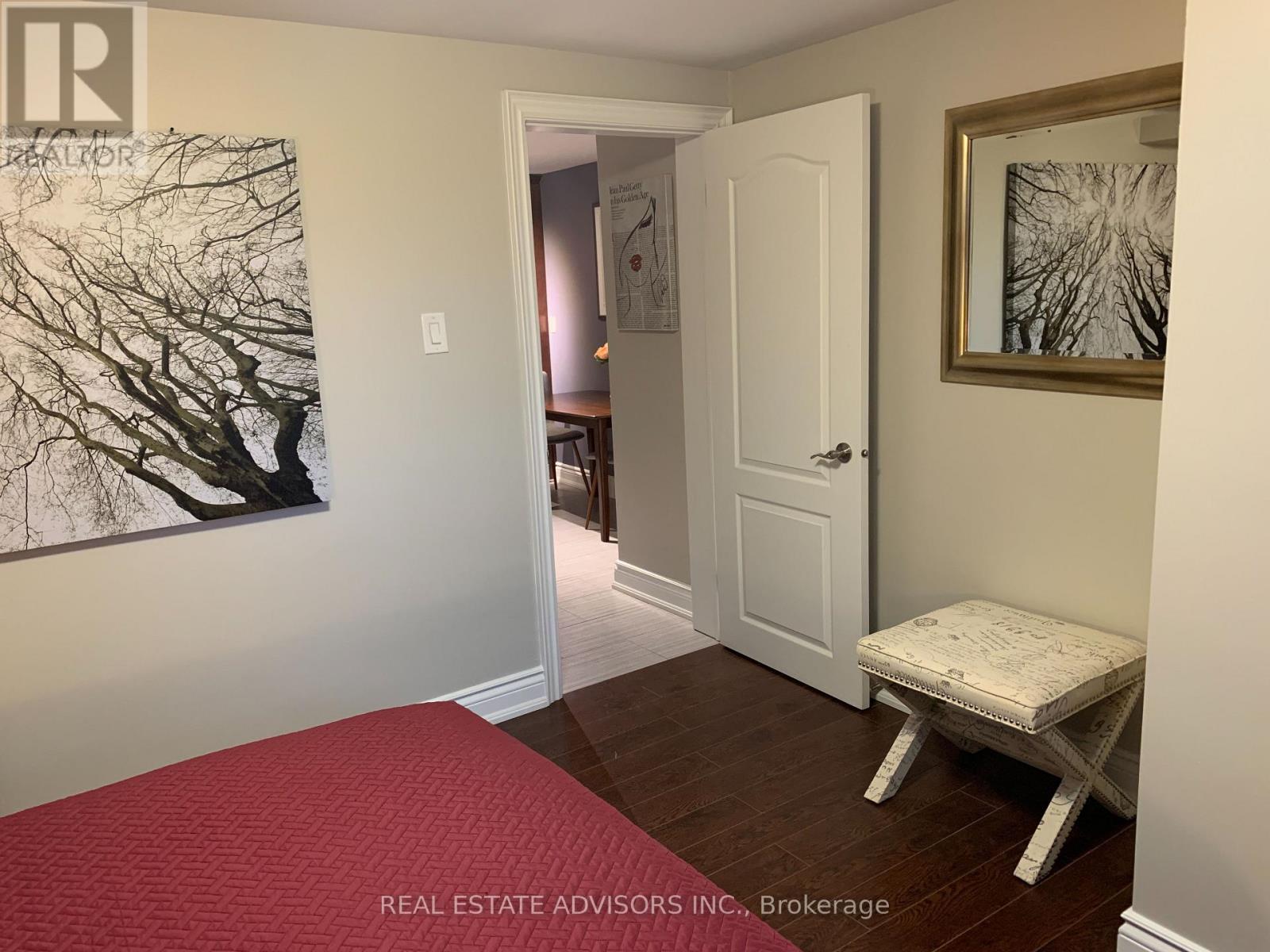 72 Mendota Road, Toronto (Stonegate-Queensway), Ontario  M8Y 1G3 - Photo 5 - W12756474