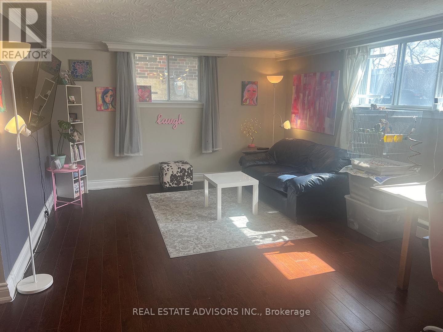 72 Mendota Road, Toronto (Stonegate-Queensway), Ontario  M8Y 1G3 - Photo 7 - W12756474