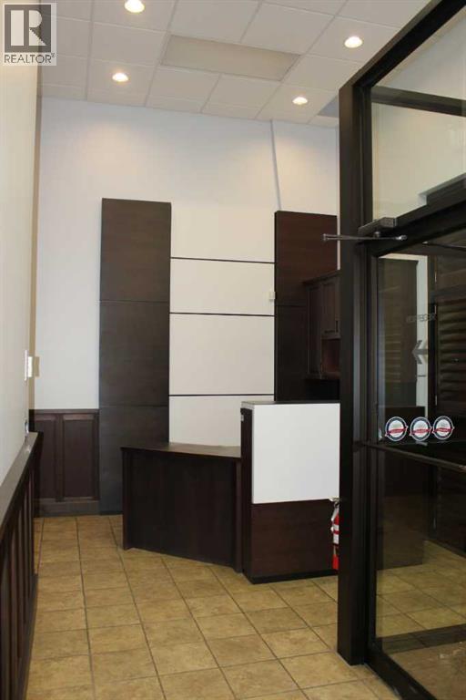 104 And 105, 2201 Box Springs Boulevard Nw, Medicine Hat, Alberta  T1C 0C8 - Photo 3 - A2251644