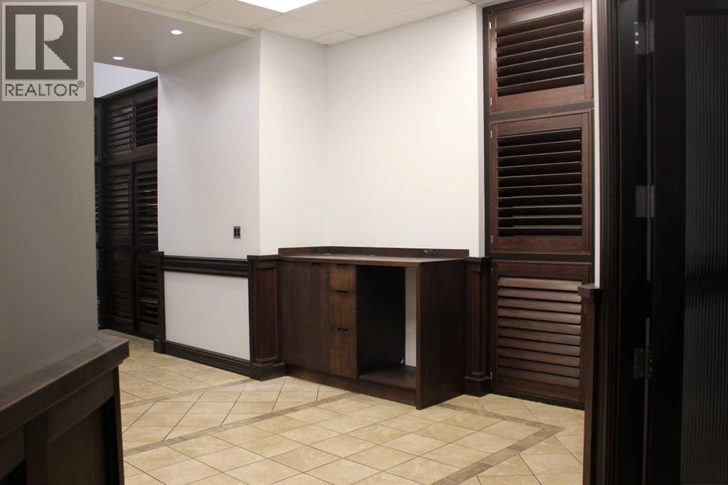 104 And 105, 2201 Box Springs Boulevard Nw, Medicine Hat, Alberta  T1C 0C8 - Photo 4 - A2251644