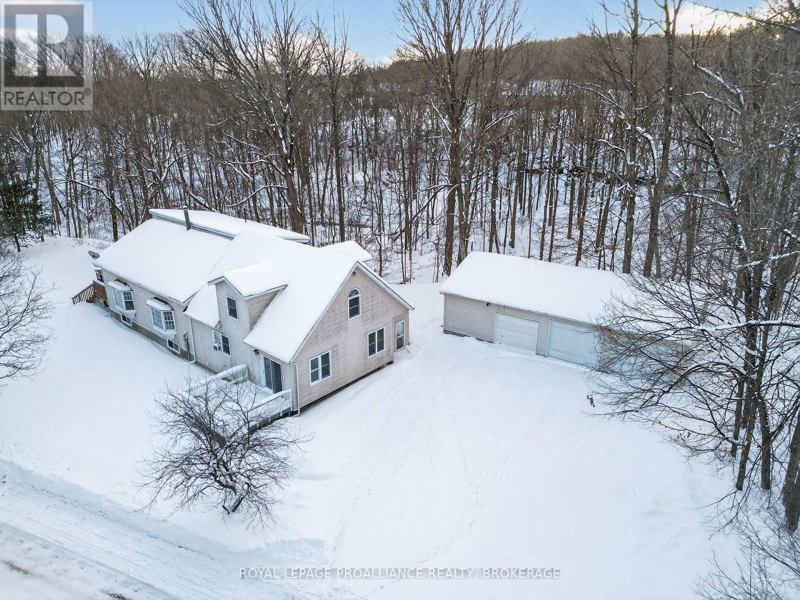 3961 WATERFALL LANE, frontenac (frontenac south), Ontario