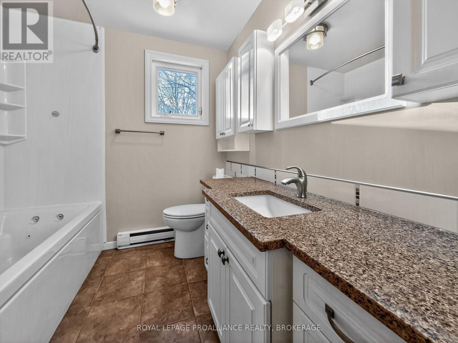 3961 Waterfall Lane, Frontenac (Frontenac South), Ontario  K0H 1W0 - Photo 16 - X12756482