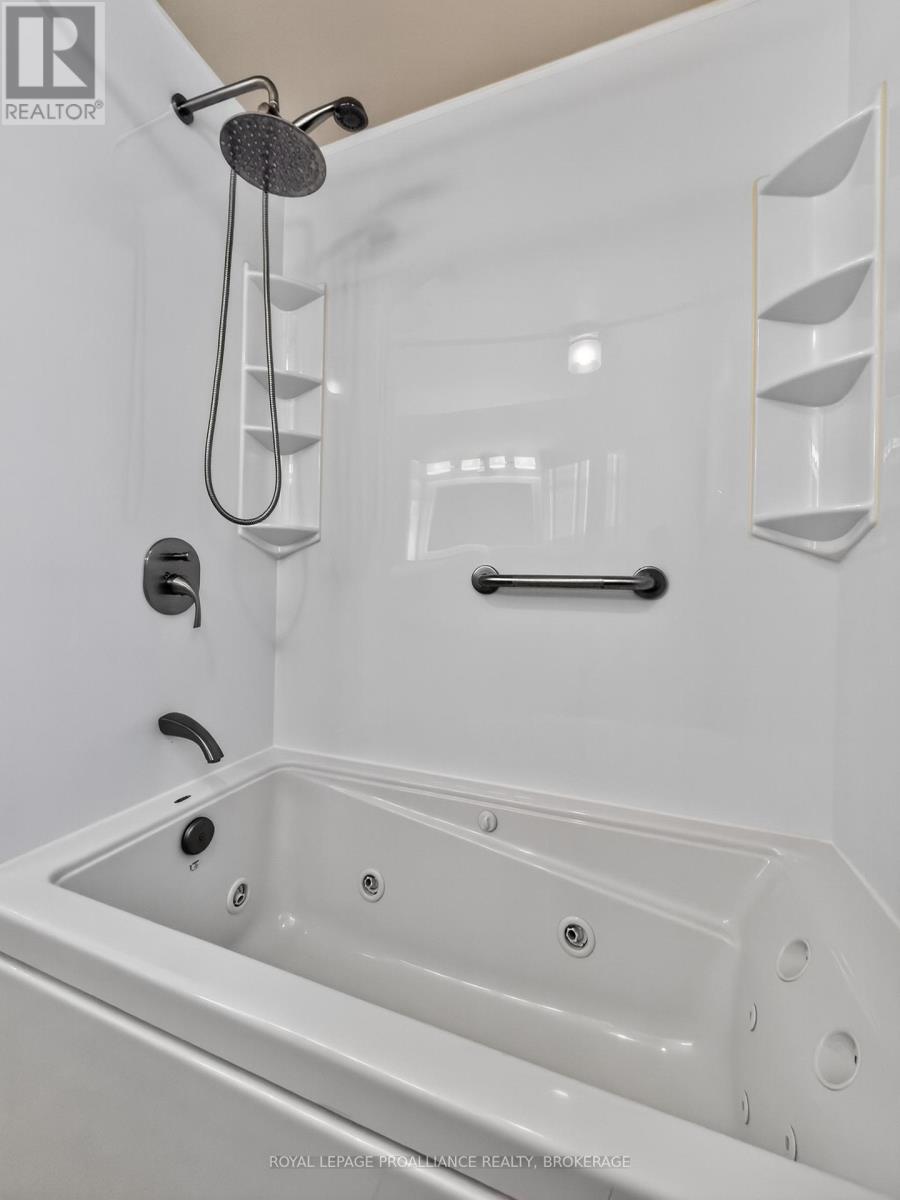 3961 Waterfall Lane, Frontenac (Frontenac South), Ontario  K0H 1W0 - Photo 17 - X12756482