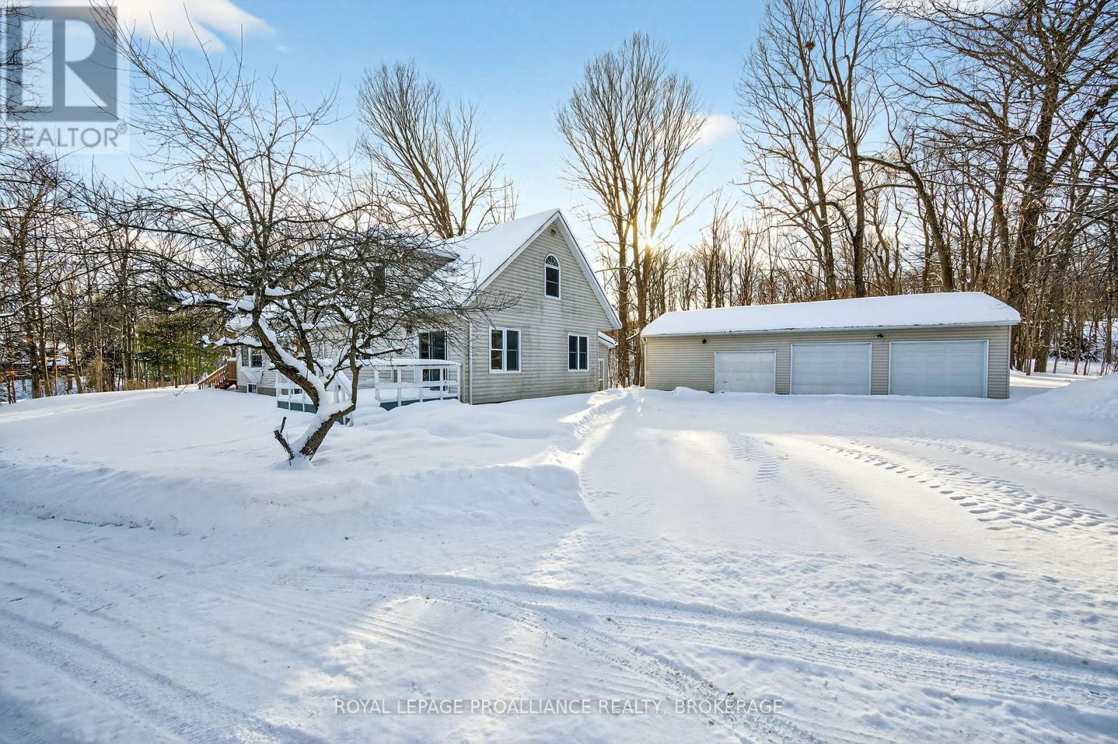 3961 Waterfall Lane, Frontenac (Frontenac South), Ontario  K0H 1W0 - Photo 2 - X12756482