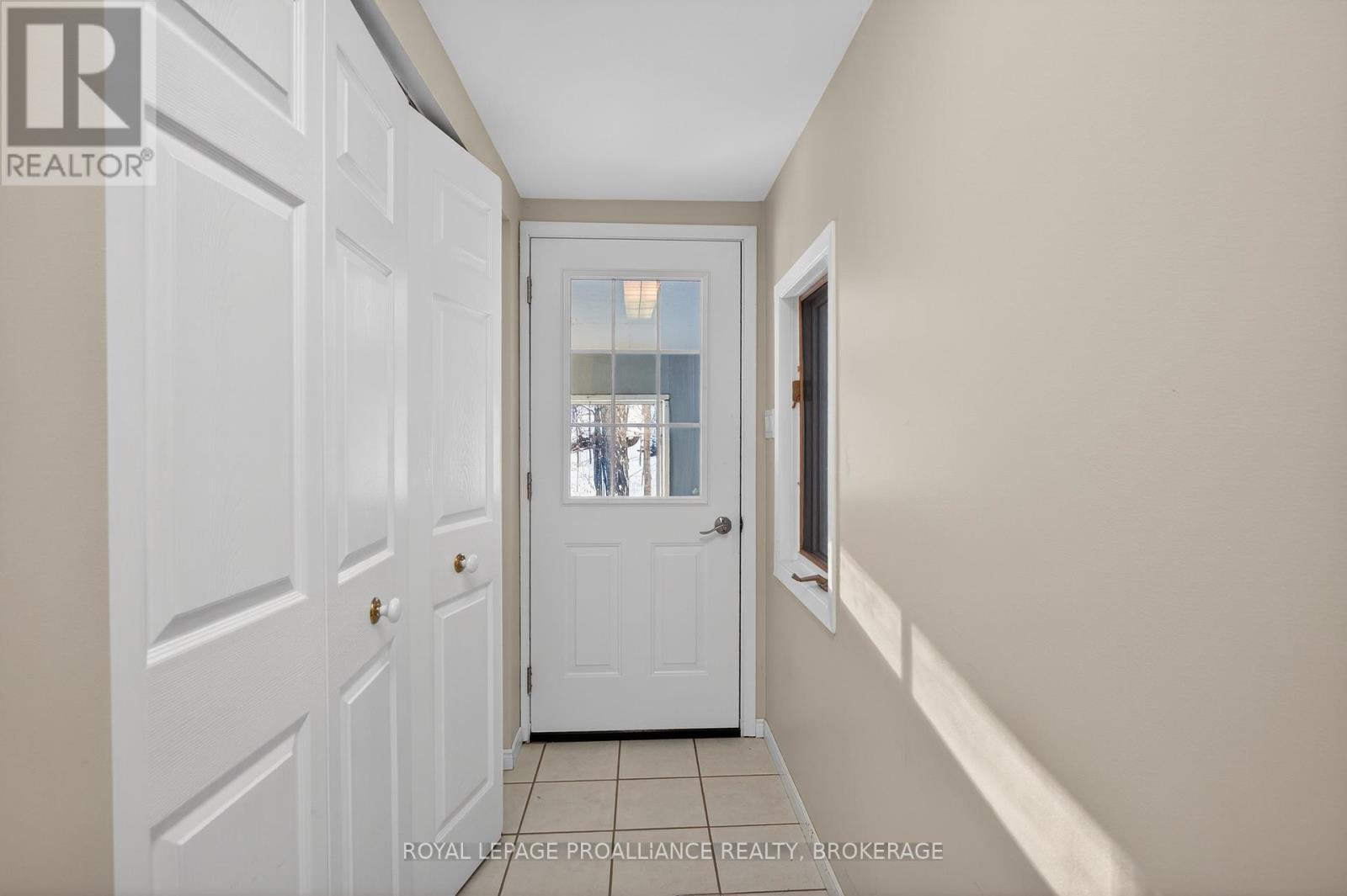 3961 Waterfall Lane, Frontenac (Frontenac South), Ontario  K0H 1W0 - Photo 3 - X12756482