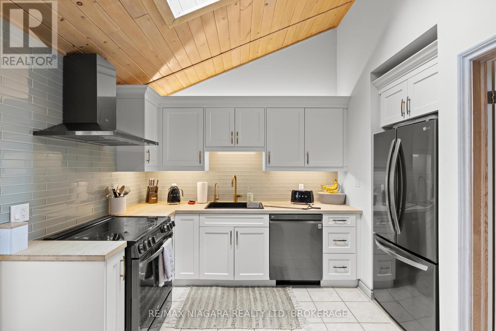 202 Anne Street, Niagara-On-The-Lake, Ontario  L0S 1J0 - Photo 30 - X12756492