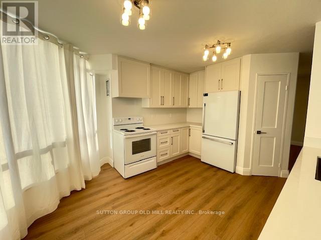 1208 - 1300 Islington Avenue, Toronto (Islington-City Centre West), Ontario  M9A 5C4 - Photo 4 - W12756152