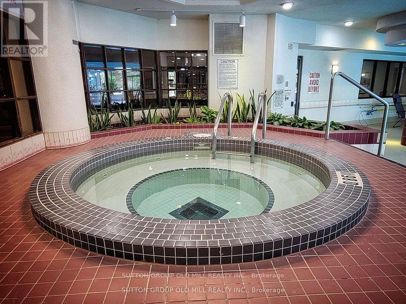 1208 - 1300 Islington Avenue, Toronto (Islington-City Centre West), Ontario  M9A 5C4 - Photo 19 - W12756152