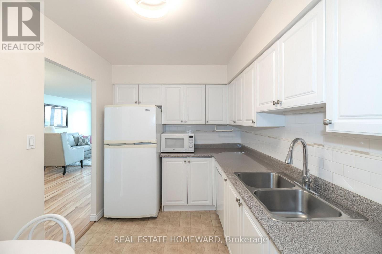 1202 - 3300 Don Mills Road, Toronto, Ontario  M2J 4X7 - Photo 6 - C12756502