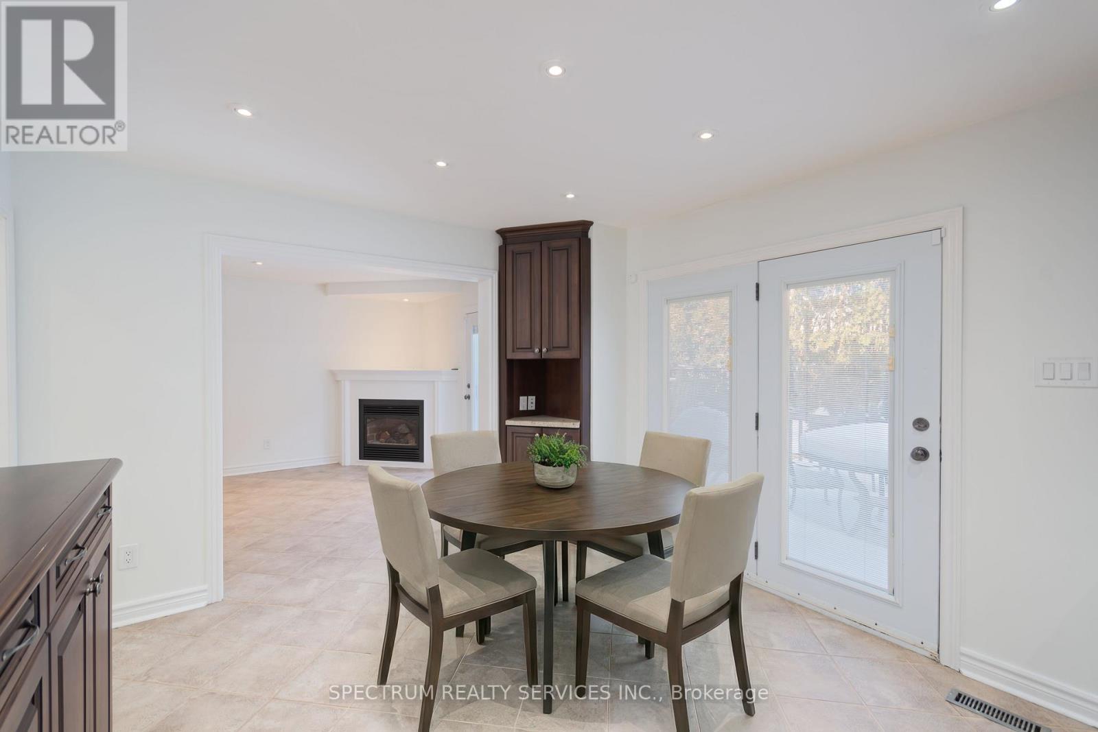 107 Carrington Drive, Richmond Hill (Mill Pond), Ontario  L4C 7X8 - Photo 10 - N12756484