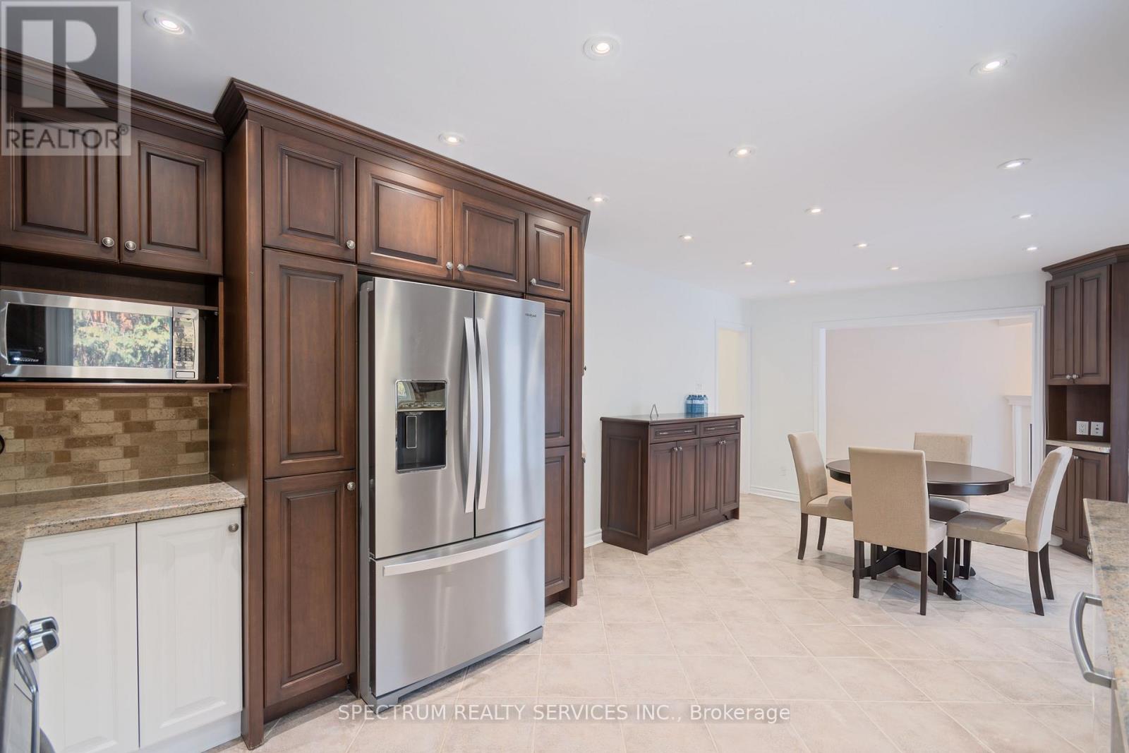 107 Carrington Drive, Richmond Hill (Mill Pond), Ontario  L4C 7X8 - Photo 12 - N12756484