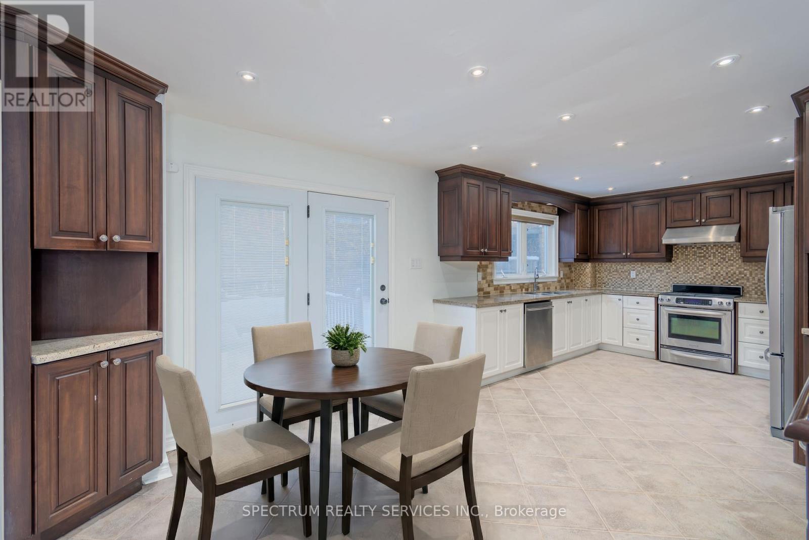 107 Carrington Drive, Richmond Hill (Mill Pond), Ontario  L4C 7X8 - Photo 14 - N12756484