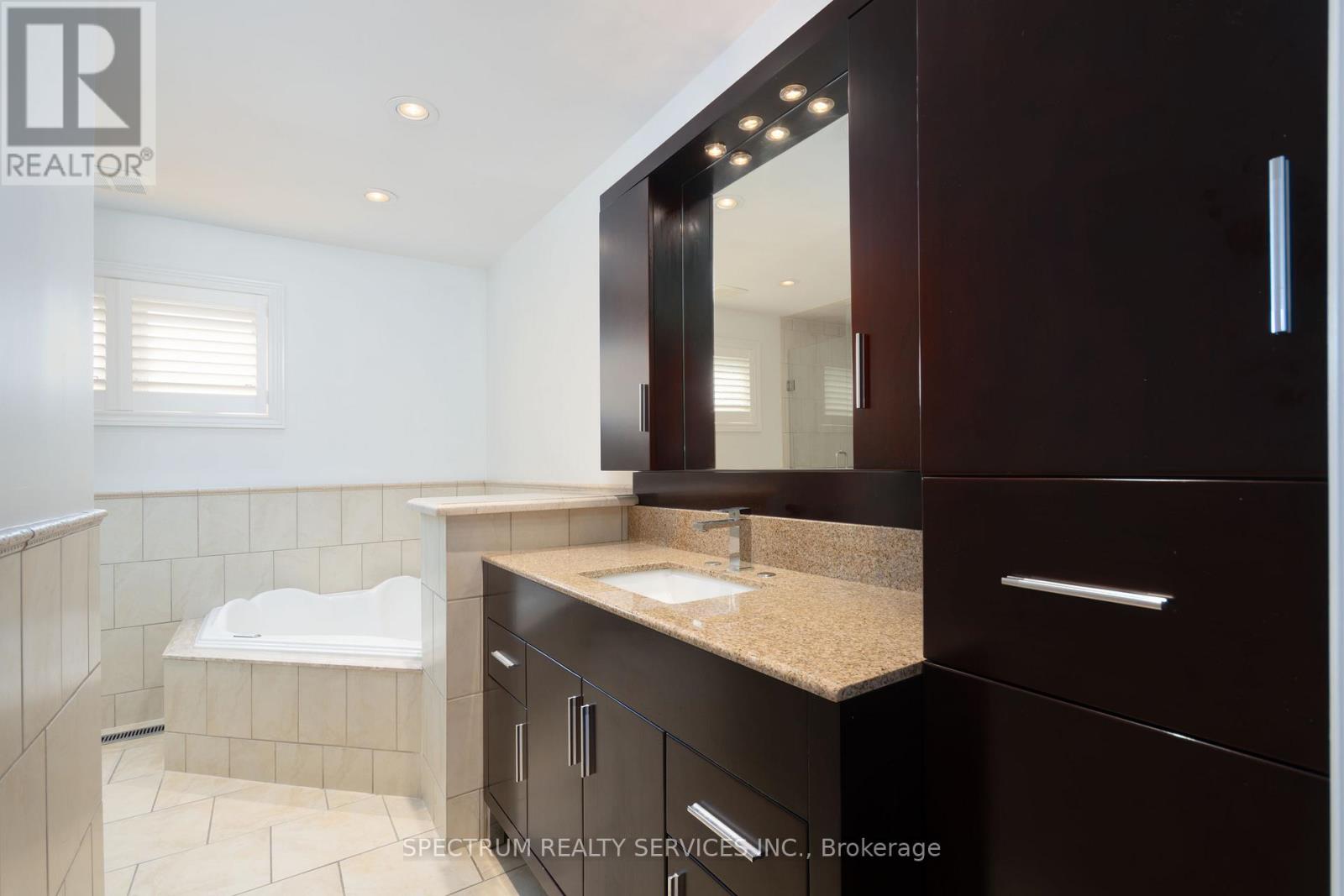 107 Carrington Drive, Richmond Hill (Mill Pond), Ontario  L4C 7X8 - Photo 26 - N12756484