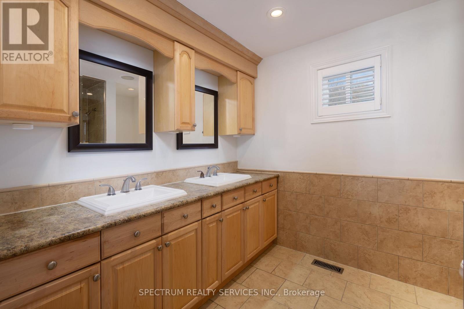 107 Carrington Drive, Richmond Hill (Mill Pond), Ontario  L4C 7X8 - Photo 34 - N12756484