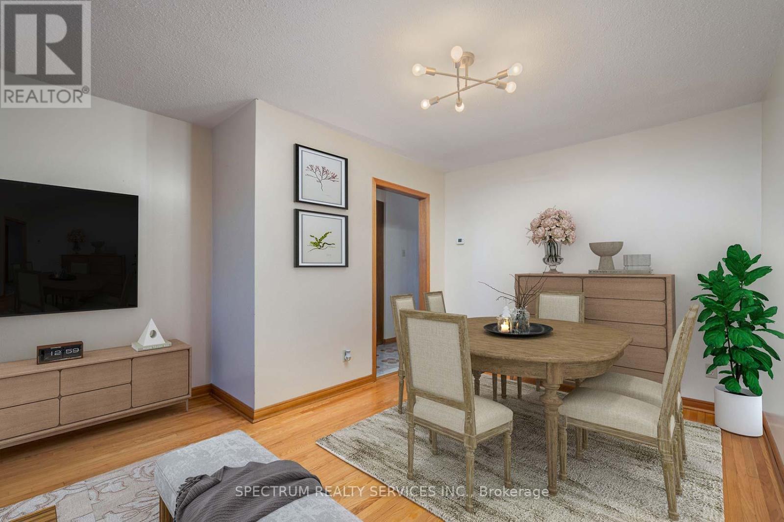 27 Clubhouse Court, Toronto, Ontario  M3L 2L7 - Photo 11 - W12756490