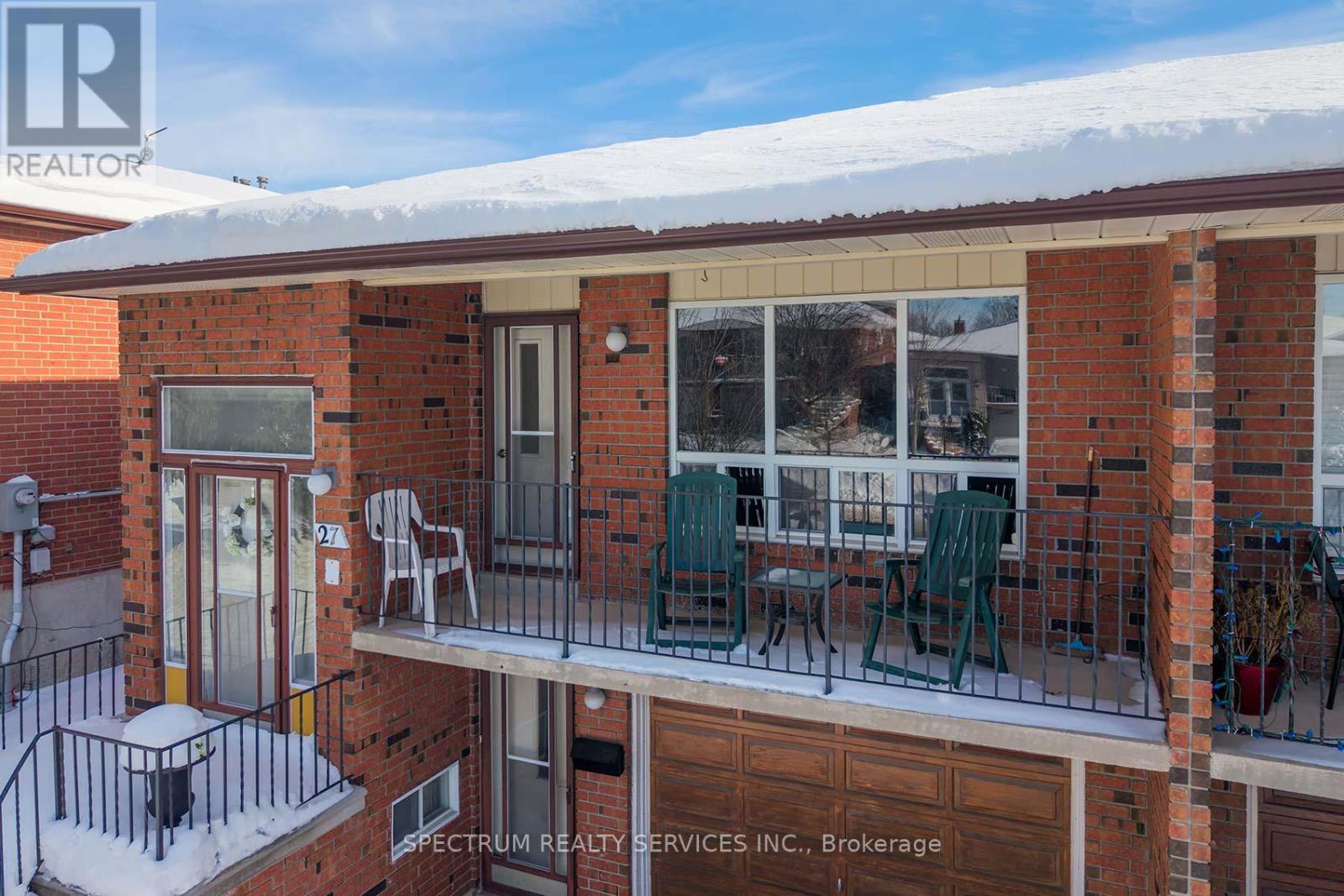 27 Clubhouse Court, Toronto, Ontario  M3L 2L7 - Photo 13 - W12756490
