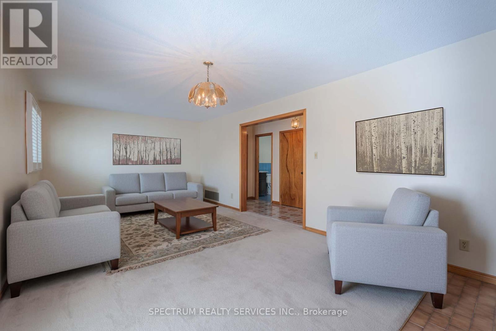 27 Clubhouse Court, Toronto, Ontario  M3L 2L7 - Photo 21 - W12756490